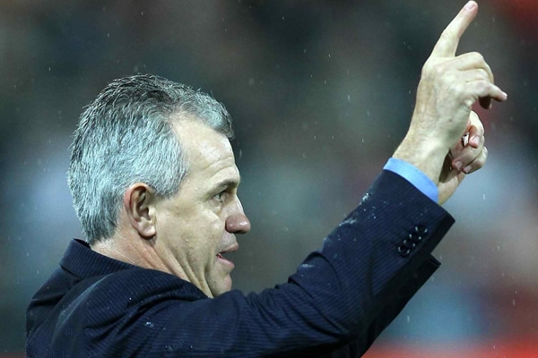 El entrenador tricolor sigue buscando su cuadro base