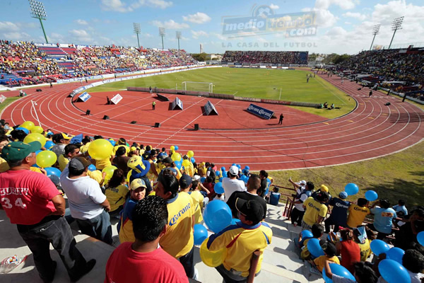El Estadio Andrés Quintana Roo en una gran entrada.