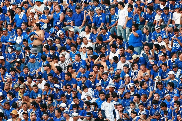 El estadio se pintó de azul por completo.