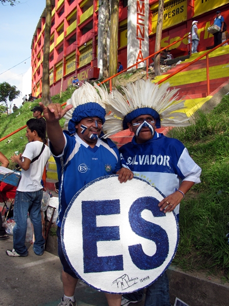 El folklore de Cuscatlán vibra.