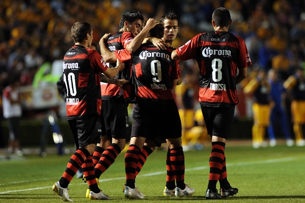 El gol motiva a los jugadores rojinegros.