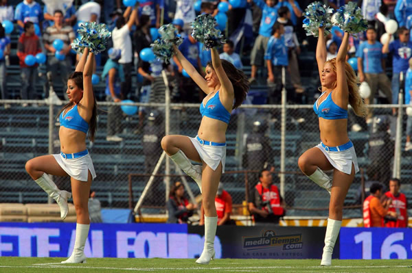 El grupo de animación de Cruz Azul, ';Las Celestes';.