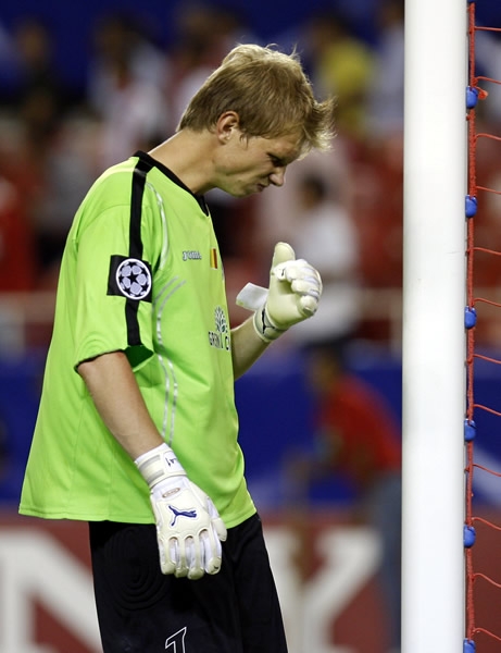 El guardameta del Unirea, Giuedrius Arlauskis se fue molesto.