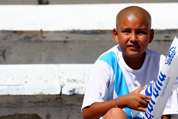 El intenso sol doraba la piel de los poblanos.