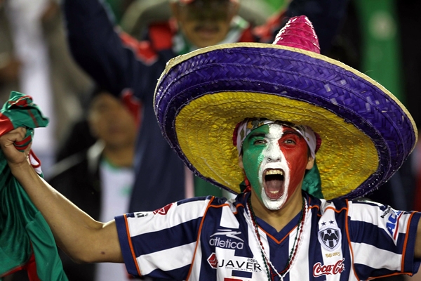 El mexicano nunca quiere perderse la fiesta.