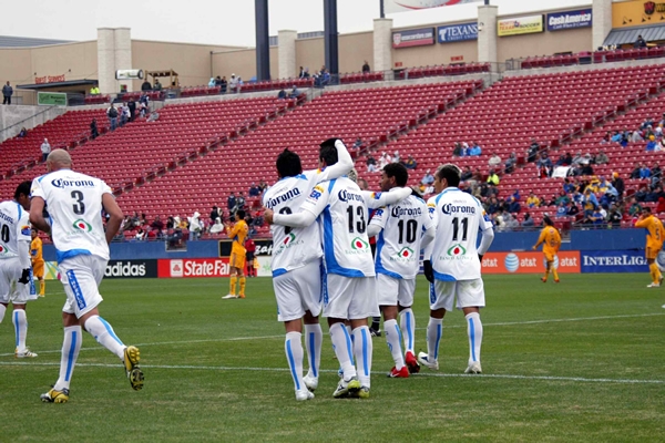 El mismo González hizo también el segundo. 2-1.