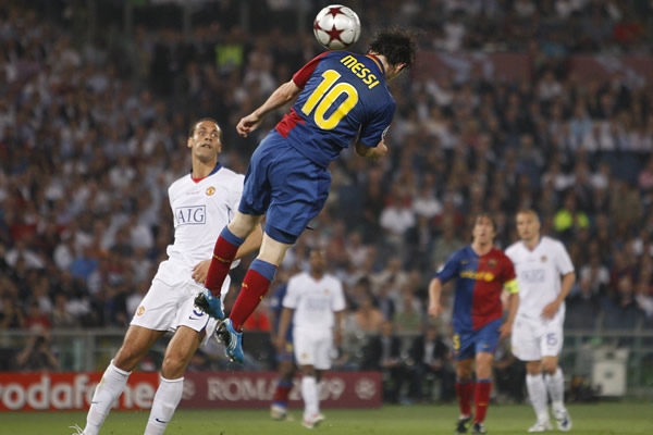 El momento en que Lionel se detiene en el aire para anotar.