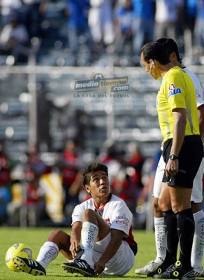 El partido fue intenso, particularmente en la segunda parte.