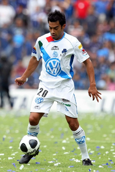 El Pescadito Ruíz controla el esférico