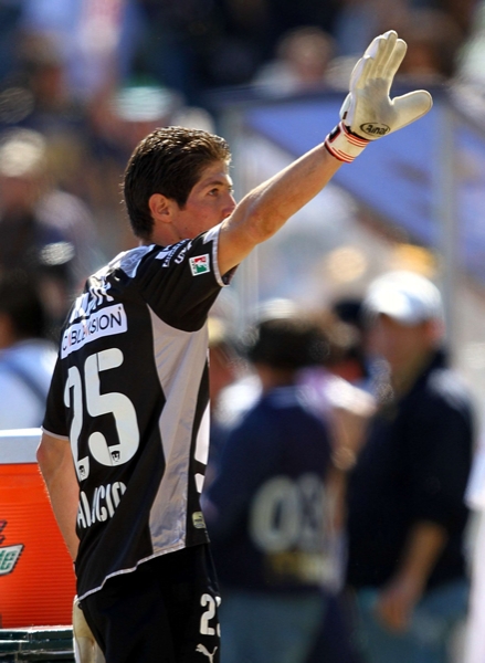 El Pikolín no dejó pasar nada en su arco.