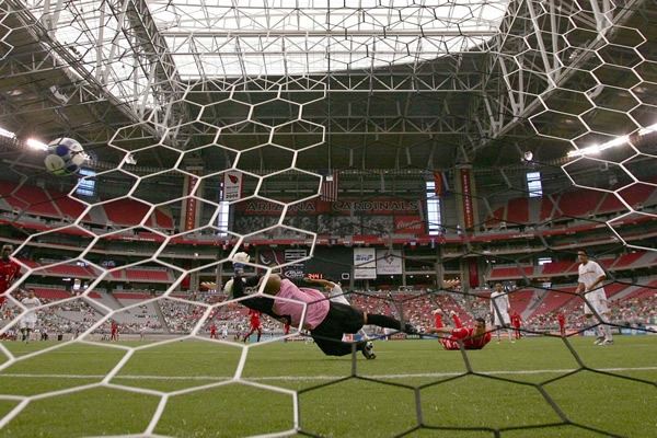 El portero nada pudo hacer en los goles.