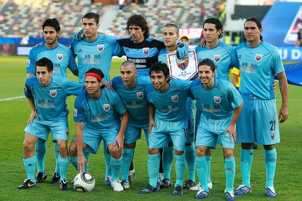 El Potro y su uniforme alterno.