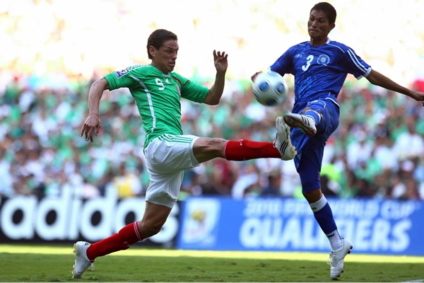 El Salvador peleó, pero no pudo con México