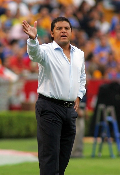 El Travieso da indicaciones a su equipo