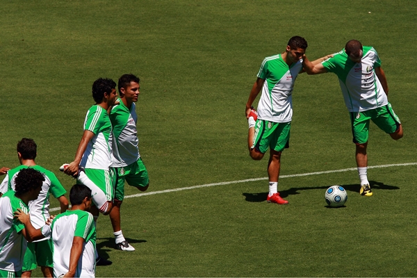 El Tri aún no define su alineación