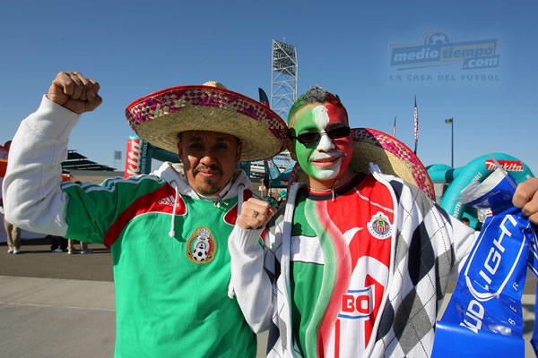 El Tri nunca está solo.