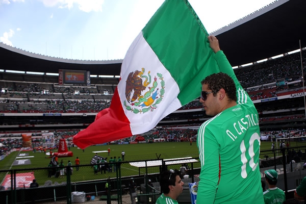 El verde, blanco y rojo llenó las gradas