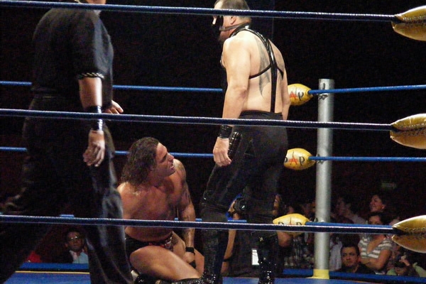 Electroshock castigando al Mesías