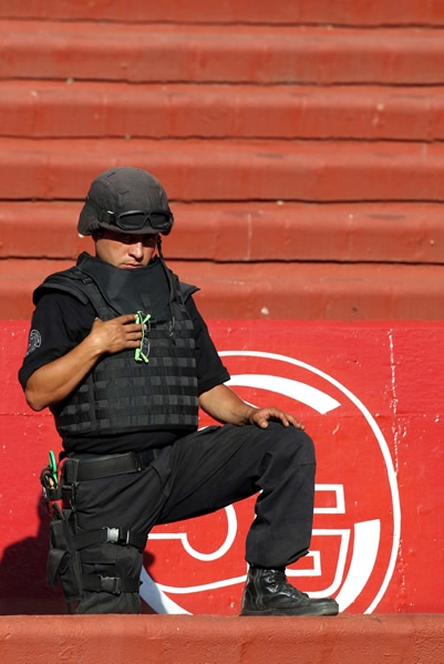 Elementos de élite resguardaron el partido