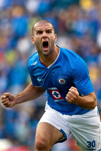 Emanuel Villa marcó el 1-1 al 41