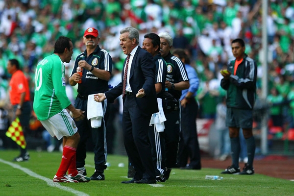 Emotivo festejo de Cuau y Aguirre