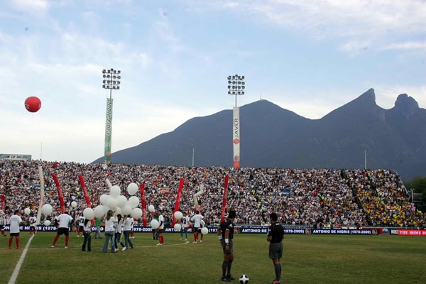 Emotivo homenaje a Antonio de Nigris