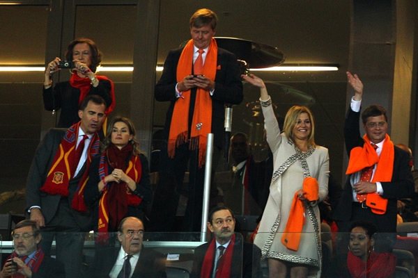 En el palco de honor los reyes convivieron.
