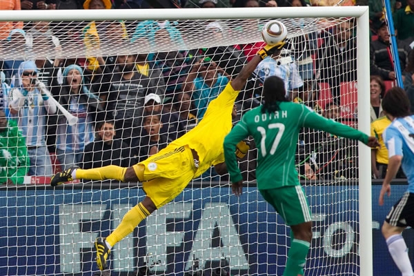 Enyeama le detuvo todo a Messi