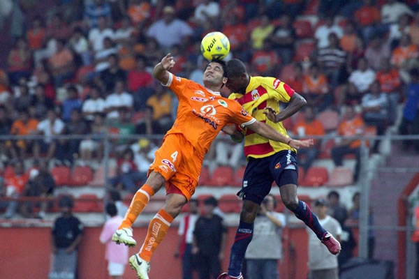 Espectacular duelo aereo