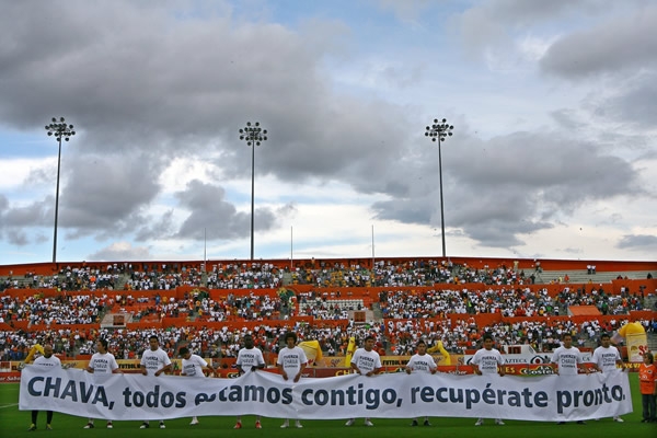 Espectacular postal de apoyo a Chava Cabañas