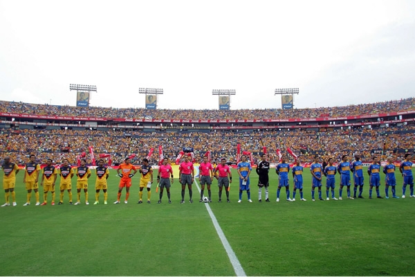 Espectacular postal del Universitario