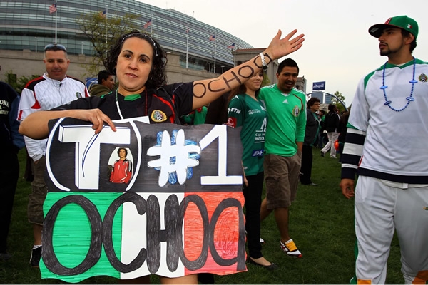 Esta aficionada llegó a apoyar a Ochoa