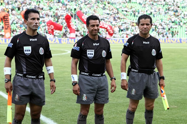 Esta fue la tripleta arbitral del cotejo