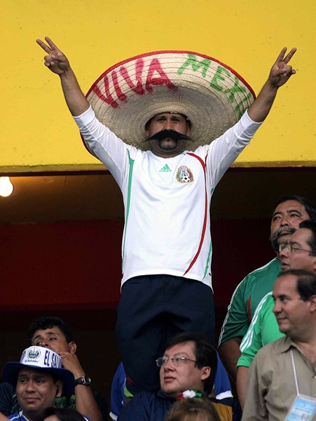 Este charro se muestra orgulloso.
