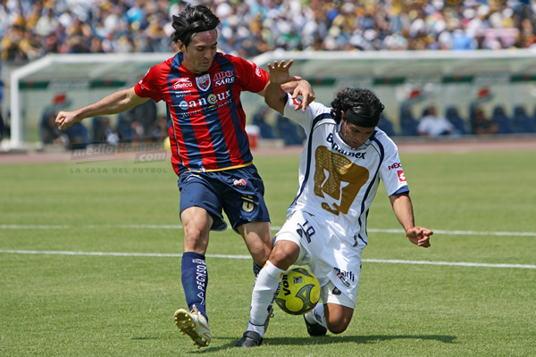 Este duelo se repitió durante los 90 minutos.