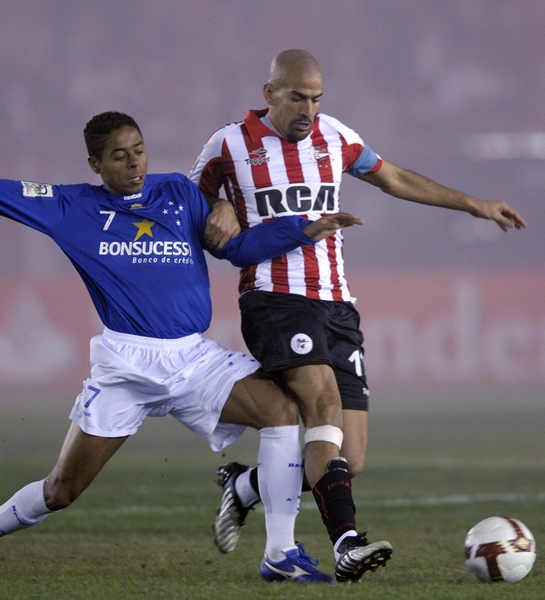 Estudiantes 0-0 Cruzeiro... Nada para nadie en la ida