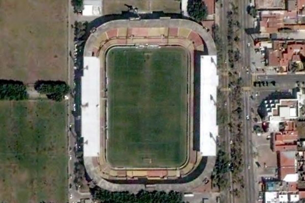 Estudiantes quiere tener ángel y gente en su inmueble.