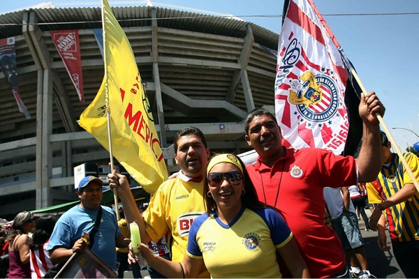 Fans América y Chivas