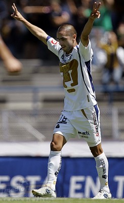 Fernando Morales no ocultó la emoción tras convertir.