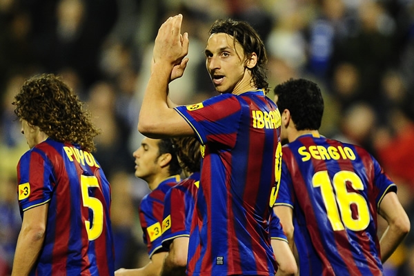 Festeja su gol y el cuarto del Barcelona.