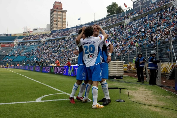 Festejo gol Acosta