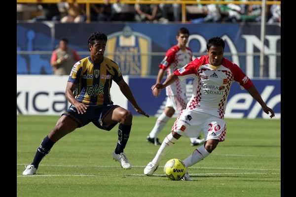 Foto de acción del partido San Luis - Tecos