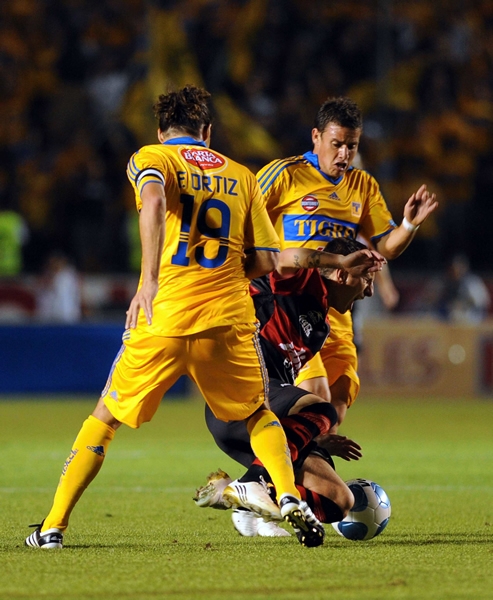 Francisco Acuña no deja pasar nada.