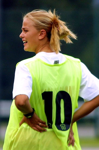 futbolistas mas bellas 4