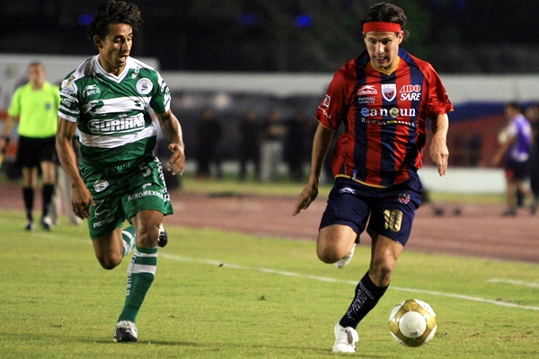 Gabriel Pereyra fue el elemento más desequilibrante de los Potros.