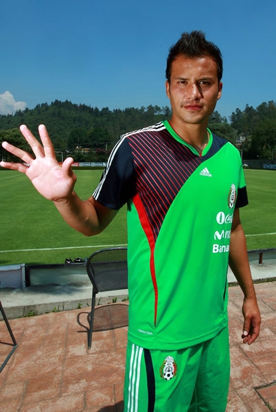 Galindo a defender con todo