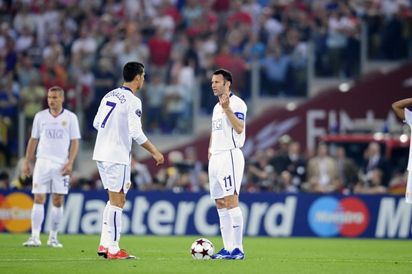Giggs y Ronaldo no entendían esta clase de baile.