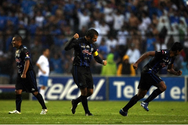 Gol de último minuto y victoria queretana