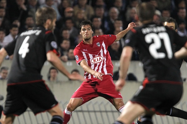 Gourcuff, intentando un centro