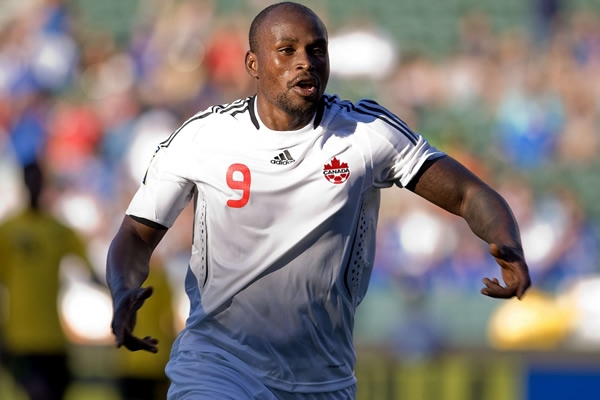 Gran gol y los tres puntos para Canadá.
